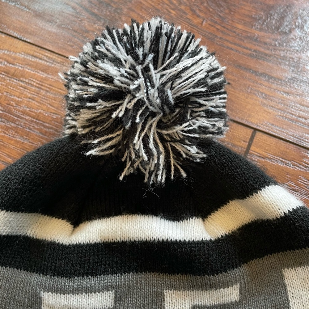 Neff Beanie - Picture 5 of 8